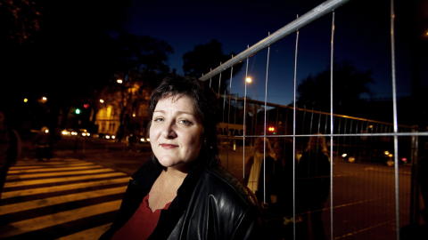 FINNER ALLTID NOE VERRE: - Hvis man begynner � argumentere p� det niv�et, kan man ikke kjempe en eneste sak. Man kan ikke la norske pelsdyr g� til helvete selv om elefanter i andre land har det verre. � lage en endel�s liste over noen som har det verre i verden, er lett, b�de n�r det gjelder dyr og mennesker, sier forfatter Anne B. Ragde. Foto:  GR�NNING/TORBJ�RN Dagbladet
