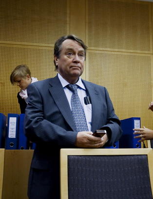 �Enhver m� forst� at man ikke kan ha inntekt p� lik linje med vanlig l�nn og samtidig motta pensjon�