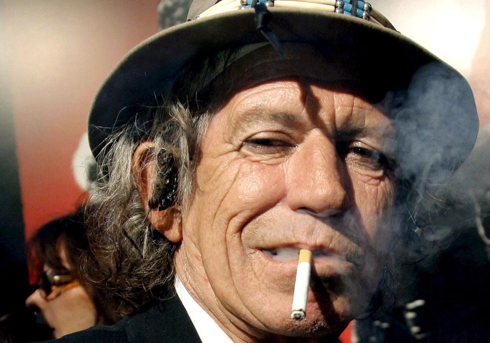 SELVBIOGRAFI: Rolling Stones-gitarist Keith Richards selvbiografi er blant �rets anbefalte. Foto: SCANPIX / EPA/PETER FOLEY
