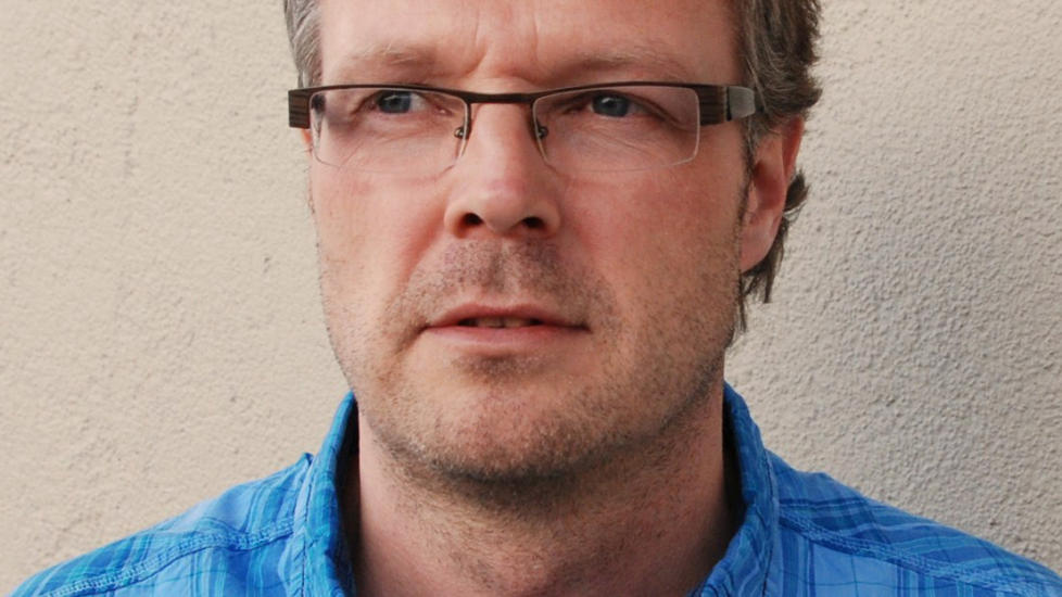 SPENNENDE: Frode Granhus har skrevet en sv�rt spennende krim fra Nord-Norge. Foto: GRETE PETTERSEN