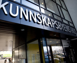 PRESTISJEFIRMA: I dette bygget p� Kjeller holder selskapet Groth ble ansatt i til. Foto: Bj�rn Langsem / Dagbladet.