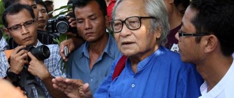 - Aung San Suu Kyi l�slates om f� timer