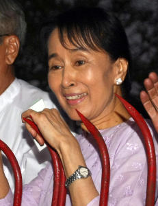 Aung San Suu Kyis: - N� m� alle holde sammen