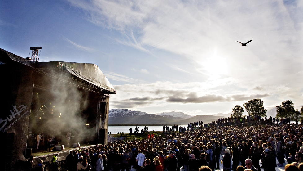 SL�ENDE OMGIVELSER: Festival handler om mer enn bare konsertene. Det beviser Buktafestivalen, som arrangeres i idylliske, nordnorske omgivelser. Festivalen er k�ret til �rets beste i 2010. Bildet er fra 2007. Foto: Truls Brekke