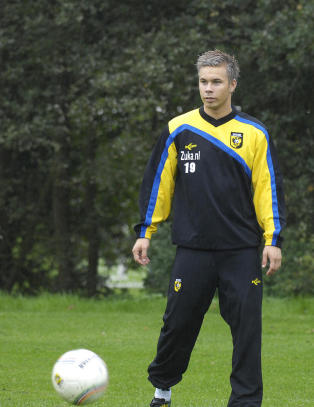 Pedersen scoret to p� to minutter for Vitesse