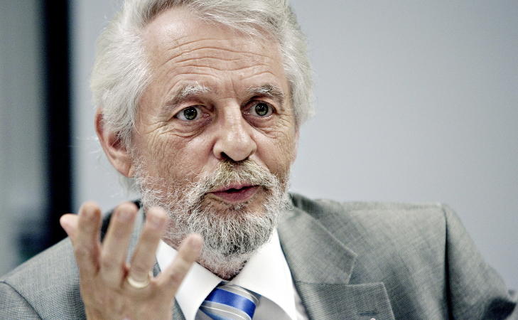 KRITISERER: Riksrevisor Jørgen Kosmo påpeker at bompengeselskapene kan drive mer økonomisk effektivt. Foto: Torbjørn Katborg Grønning / Dagbladet KRITISERER: Riksrevisor Jørgen Kosmo påpeker at bompengeselskapene kan drive mer økonomisk effektivt. Foto: Torbjørn Katborg Grønning / Dagbladet