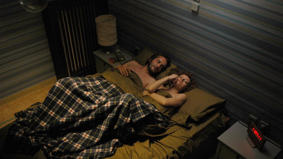 DET LUKKEDE ROM: Mesteparten av den forvirrende greske thrilleren �Fortelling 52� finner sted inne i en leilighet.