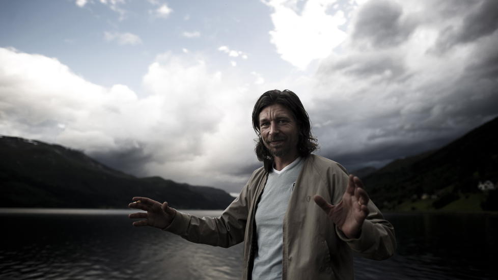 BOKA ALLE VENTER P�: Karl Ove Knausg�rd skriver p� boka det nok knyttes mest forventninger til fra bokv�ren 2011.

Foto: H�kon Eikesdal