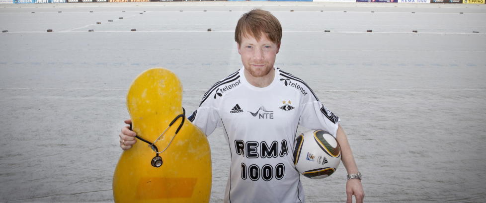 Winsnes g�r i studio og spiller inn Strand-sangen