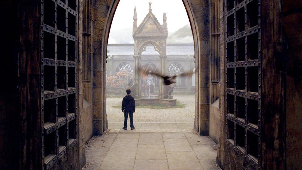 BRUKER MIDDELALDEREN:: Alfonso Cuar�n er den av regiss�rene som fanger ensomhetsf�lelsen i Harry Potter-b�kene best, i �Harry Potter og fangen fra Azkaban�, som er den tredje filmen i serien.