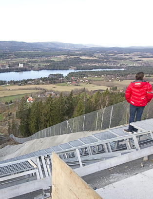 19-�ring skadd i Vikersundbakken