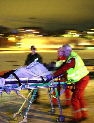 Toskas �h�yre h�nd� (32) skutt sju ganger