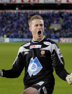 - Lindegaard har reist til Manchester