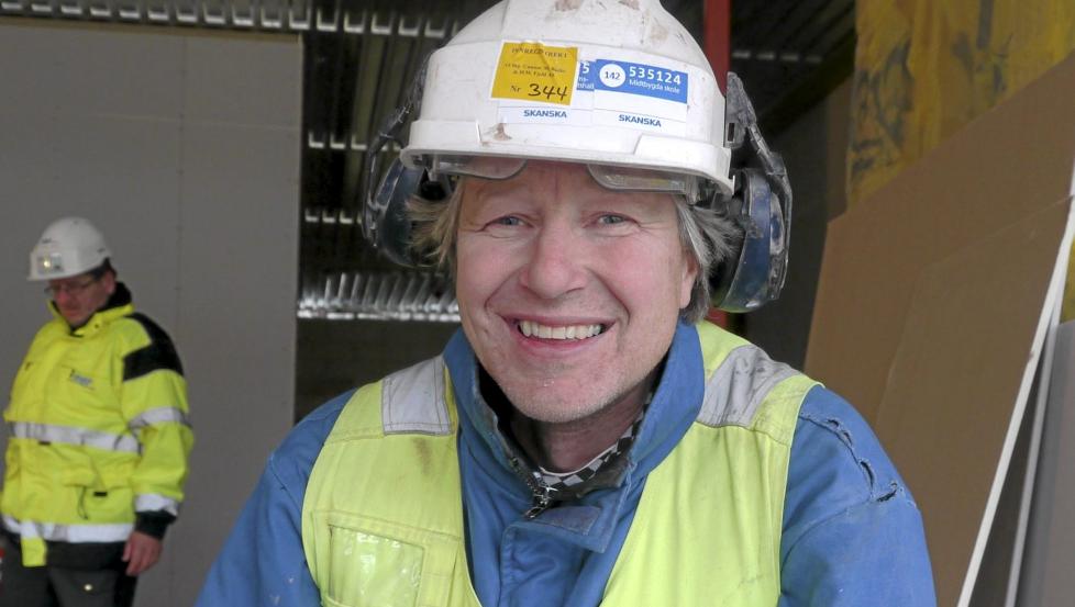 EKSPERTEN: D�rlig lydisolering er lett � fikse, sier gipsplatemont�r Ole Martin Bj�rseth. Foto: �ivind Lie