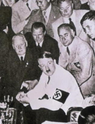 Popul�r Hitler-utstilling i Berlin