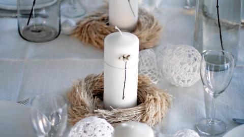 LEVENDE LYS: Bruk mye levende lys. Bare husk � slukke n�r du legger deg! Styling/foto: Ann Helen Lund og Solveig Gr�vle