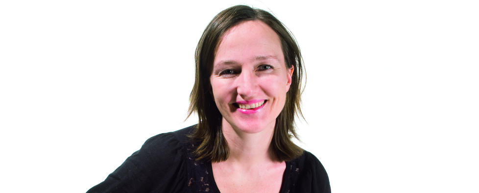 MODEN DEBUTANT: Line Merethe Nyborg (f. 1969) skildrer en elleve�rings blikk p� foreldrene. Foto: CAPPELEN DAMM