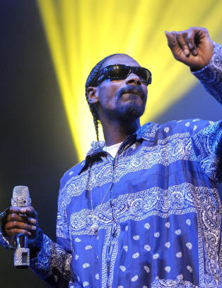 Snoop med forlovelsesgave til prinsen
