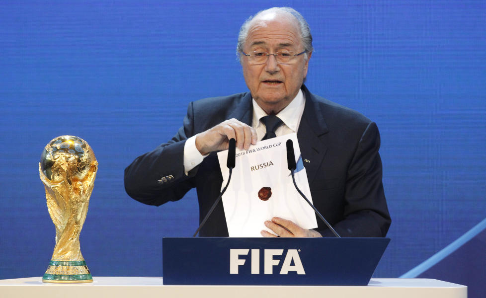 FIKK VM I 2018: Russland skal arrangere fotball-VM i 2018. Det offentliggjorde Fifa-president Sepp Blatter i Z�rich i ettermiddag.Foto: SCANPIX/AP Photo/Anja Niedringhaus