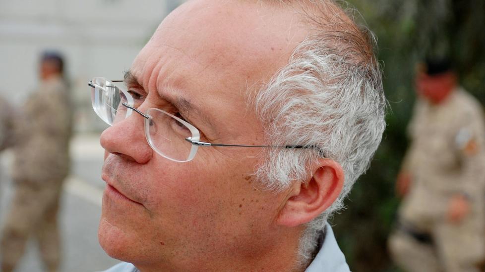 FRYKTER WIKILEAKS-AVSL�RING: Canadas ambassad�r til Afghanistan, William Crosbie, tilbyr oppsigelse i frykt for sine uttalelser om Afghanistans president Hamid Karzai og hans familie. Foto: AP Photo/The Canadian Press,Murray Brewster/Scanpix