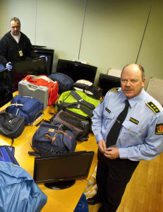 Sovende hyttetyver vekket av politiet