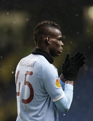 Balotelli gikk l�s p� Boateng p� trening
