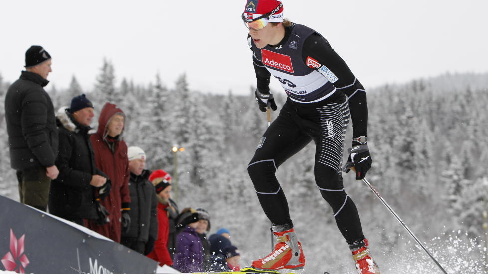 TOK J�NSSON: Anders Gl�ersen startet bak inn p� oppl�pet, men kom som en rakett og suste forbi Emil J�nsson. 
Arkivfoto: H�kon Mosvold Larsen / Scanpix
