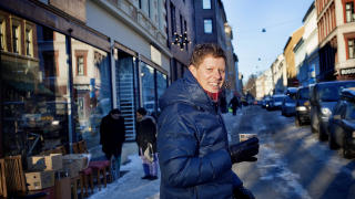 Coffee to go: Manager, talentdommer, programleder ... Han er sv�rt ofte p� vei et sted.