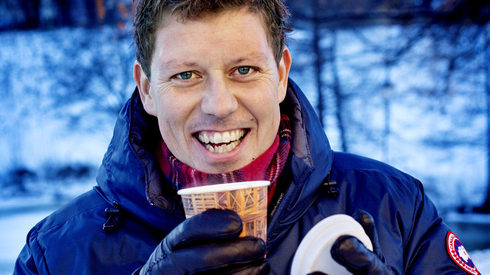 Kjenner seg selv: - Jeg er nok en krevende kj�reste, sier hypertravle Jan Fredrik Karlsen. Men mammaene til de to barna er verdens beste, mener han.
