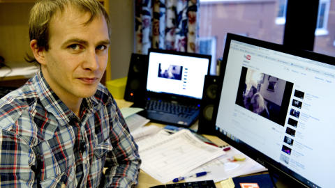 ADVARER: - Her er det lover og regler som gjelder. Dersom bildet er tatt i en privat setting m� man ha samtykke av personen som er avbildet, sier Ole Morten Knutsen som jobber i Datatilsynets nettsted Slettmeg.no. Foto: �istein Norum Monsen/DAGBLADET