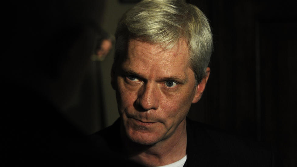 - UH�RT: Wikileaks-talsmann Kristinn Hrafnsson mener USA driver med et konsentrert angrep mot Wikileaks ved � legge press p� ulike tjenesteleverand�rer som PayPal og Amazon. Foto: Reuters/Paul Hackett/Scanpix