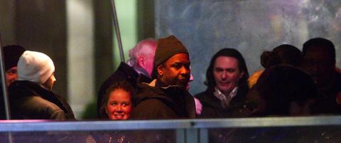 Her fester Denzel Washington før Nobelkonserten