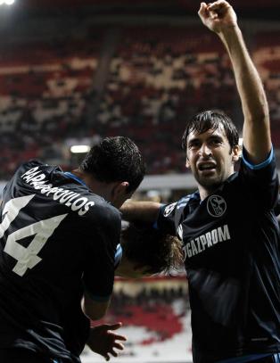 Schalke til topps etter sterk borteseier