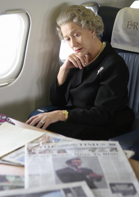 ISDRONNING: Helen Mirren fikk Oscar for beste kvinnelige hovedrolle for sin tolkning av dronning Elizabeth II. Foto: Stella Pictures