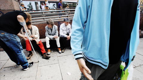 EVIGVARENDE: Det er ikke blitt f�rre narkomane utenfor Oslo S, selv med strenge straffer. Foto: Nina Ruud