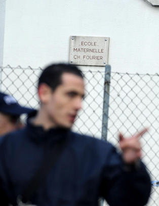 Fem barn og en l�rer er frigitt