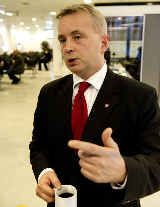 VIL IKKE KOMMENTERE: Justisdepartementet (JD) vil ikke kommentere at Utlendignsnemnda, som ligger under JD, har brukt renholdere som f�r betalt under tariff.  Her ser man justisminister Knut Storberget (Ap). Foto: �ISTEIN NORUM MONSEN/DAGBLADET