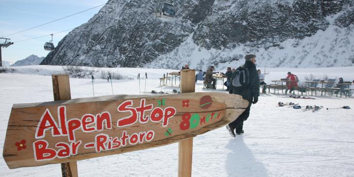BEDRE ENN MATPAKKE: I Champoluc og de fleste andre alpedestinasjoner er det gode muligheter for en spisepause oppe i fjellet.