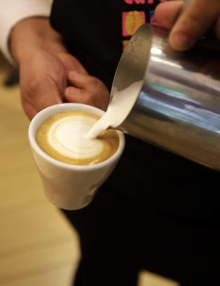 - Ojoj, prisen på kaffe har nettopp doblet seg