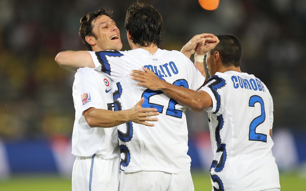 LETT SPILL: Javier Zanetti, Diego Milito, Ivan Cordoba og resten av Inter-spillerne hadde sm� problemer med � sl� de asiatiske Champions League-vinnerne Seongnam Ilhwa.Foto: SCANPIX/EPA/ALI HAIDER