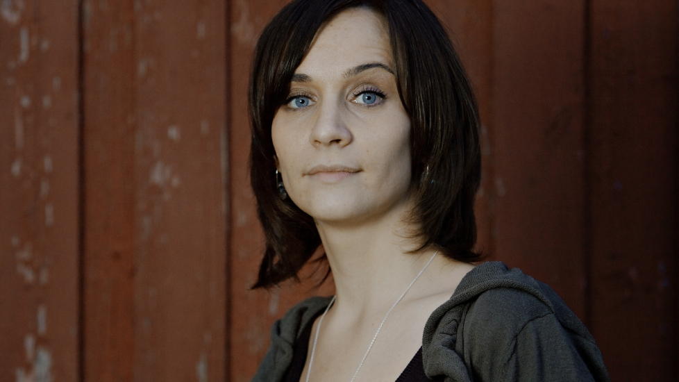 REFLEKTERT: Liselotte Haugsnes forteller om tragedien med mot og �penhet. Foto: J�rn H. Moen / Dagbladet
