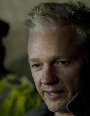 - Jeg var 14 �r og ville alt han gjorde