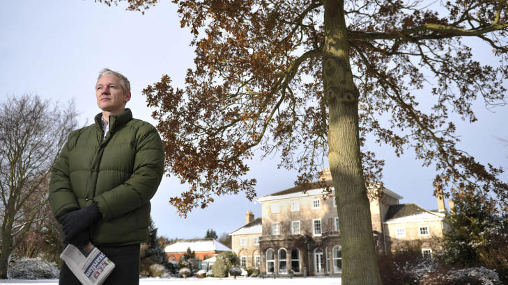 FINE FORHOLD: I Ellingham Hall lever ikke Julian Assange som alle andre i husarrest. Foto: AFP Photo/Carl Court/Scanpix
