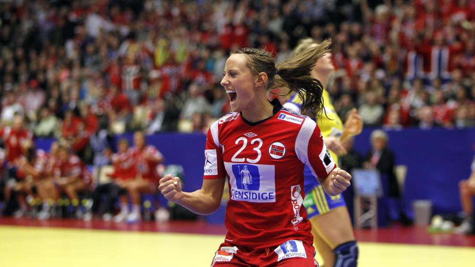 SVENSKEBANK: Camilla Herrem og Norge l�p fra svenskene i andreomgangen. Foto: GORM KALLESTAD/SCANPIX