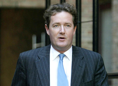 Avis-Morgan:: I mai 2004 ble Piers Morgan br�tt og brutalt sagt opp som redakt�r i avisa Daily Mirror. REUTERS