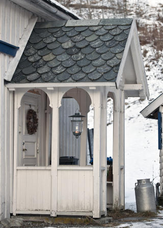 HYGGELIG VELKOMST: Melkespann p� trammen. Foto: HELGE HANSEN