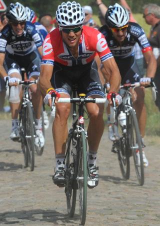 TOUR-GROSSIST: Selv med kragebeinsbrudd i mai, kom Thor Hushovd seg raskt tilbake p� sykkelen, og gikk til topps p� Tour-etappen p� brosteinen til Arenberg - hans �ttende i karrieren. Foto: SCANPIX/EPA/BERNARD PAPON/POOL