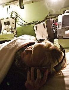 Gitte (23) p� vei til sykehus i beltevogn