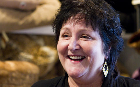 - IKKE HOLT: Anne B. Ragde nekter å tro at Anne Holt er Anonym. Foto: Berit Roald / Scanpix . - IKKE HOLT: Anne B. Ragde nekter å tro at Anne Holt er Anonym. Foto: Berit Roald / Scanpix .