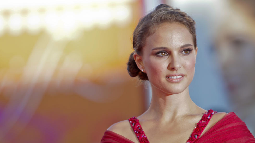 STORFAVORITT: Natalie Portman er nominert til beste kvinnelige skuespiller for rollen som ballettdanserinnen Nina i �Black Swan�. Hun konkurrerer mot blant andre Michelle Williams. Foto: SCANPIX